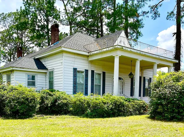 151 E College St, Colquitt, GA 39837