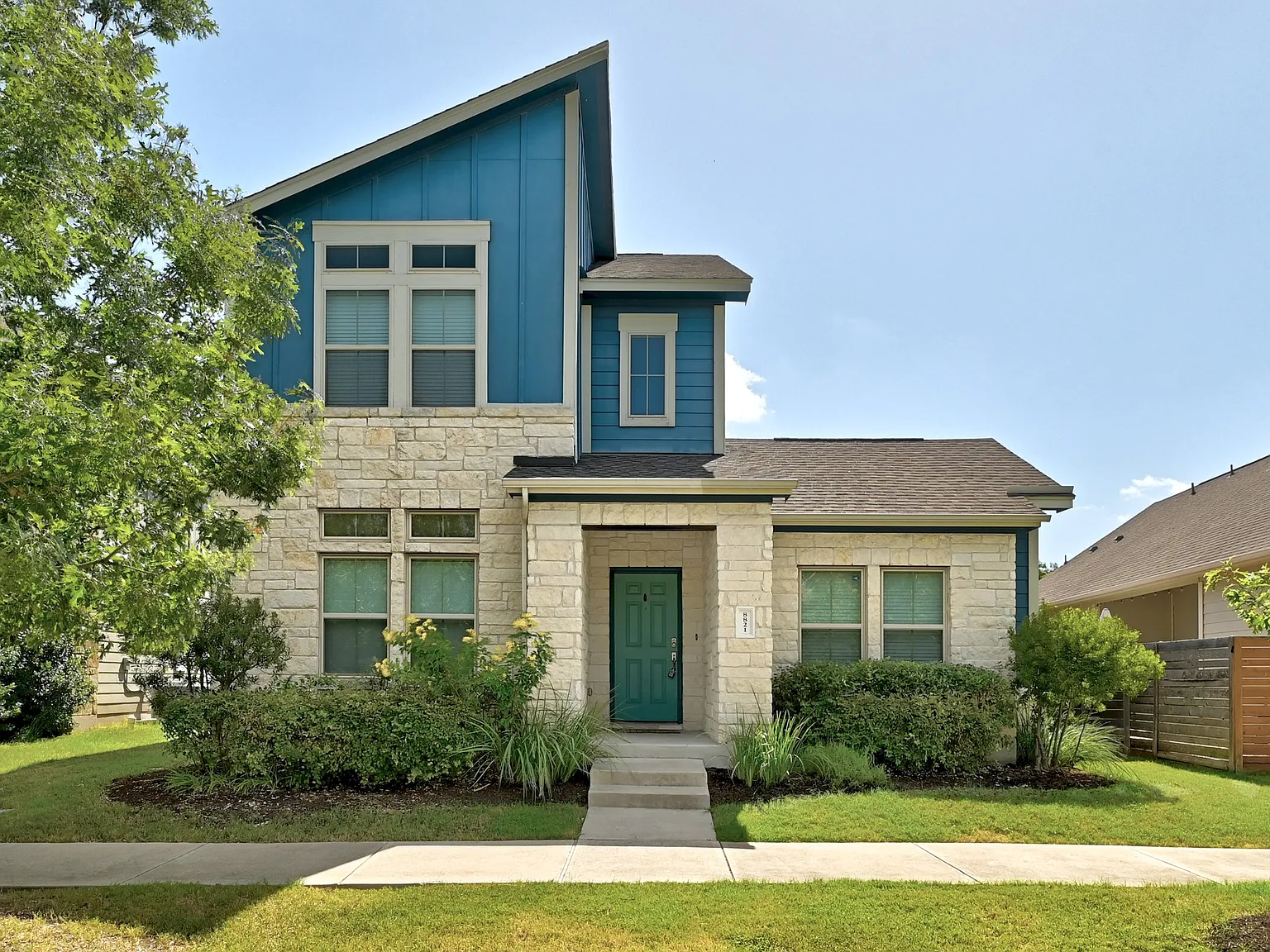 4 bed, 2551 sqft, $2,895 — Photo 1