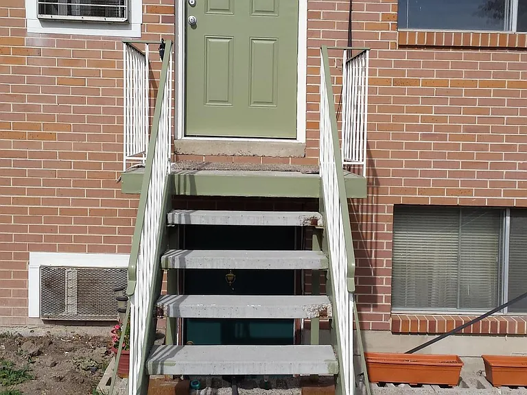 7260 S 2700 W — Photo 1