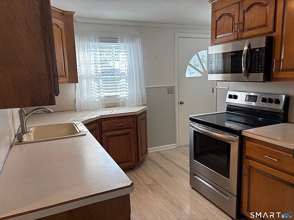 4th image of 19 Brooklane Road