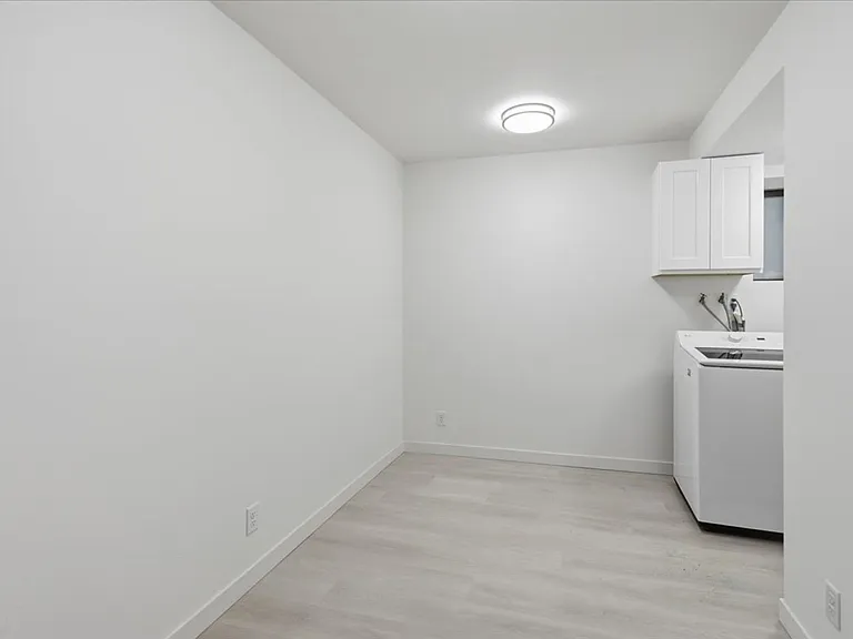12017 NE 68th Pl — Photo 18