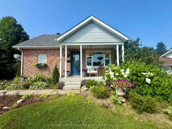 31 Mary St, Petawawa, ON K8H 1R8