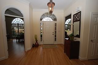 2nd image of 8 Windsor Castle Ct