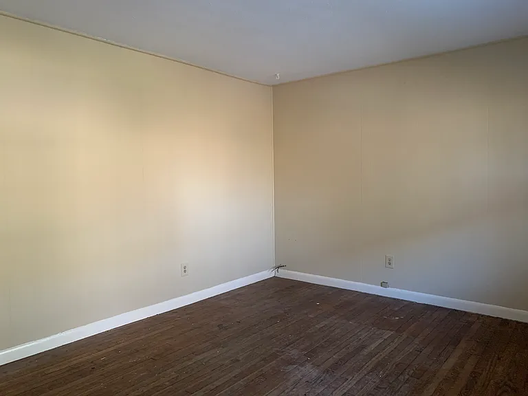 8 Waters Rd — Photo 6