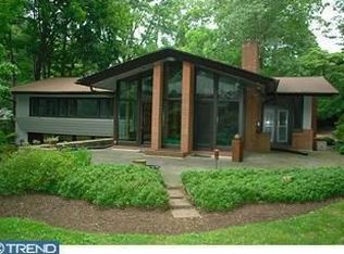 1034 Dixon Ln, Rydal, PA 19046