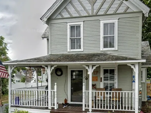 17 S Maple St, Granville, NY 12832