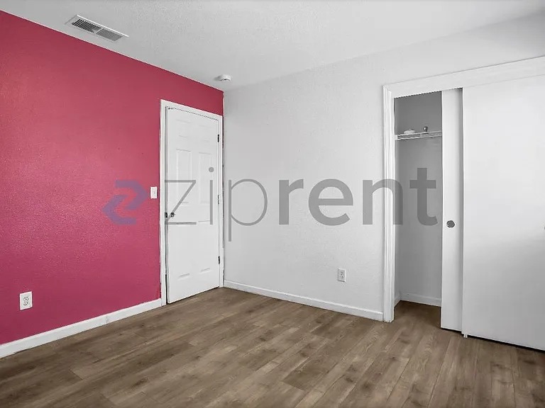 2437 N Tracy Ave — Photo 24