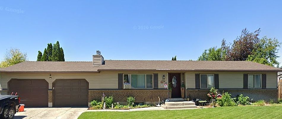 1st image of 174 Alturas St