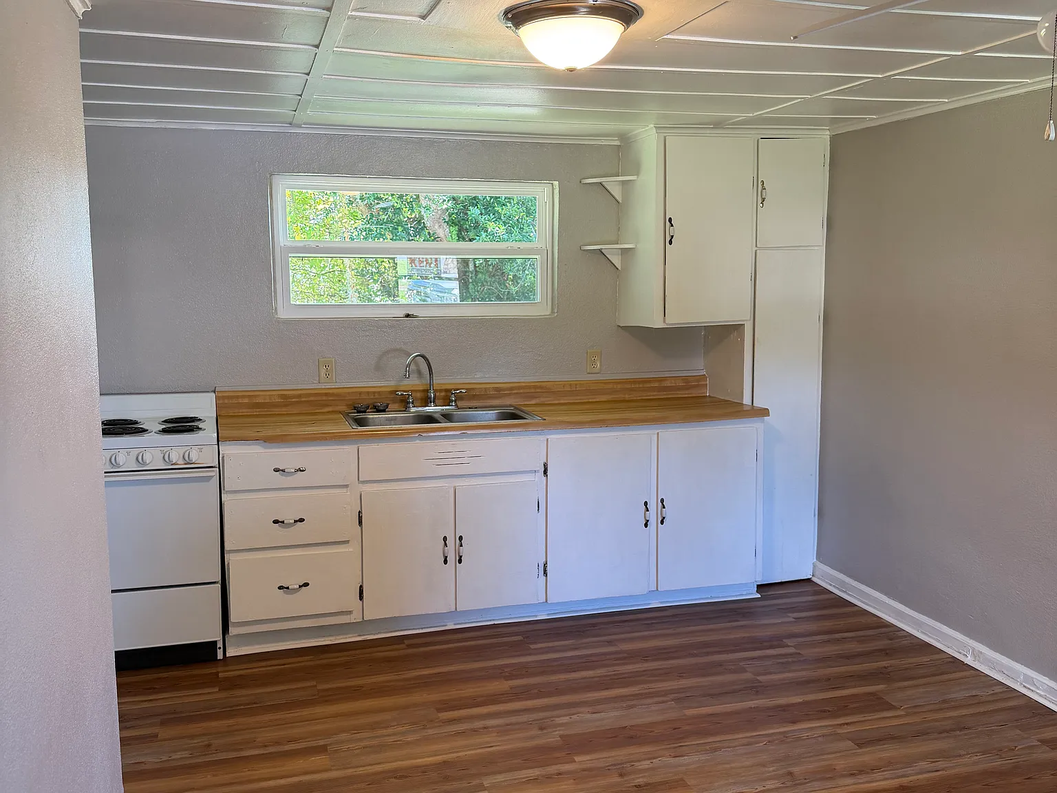 1 bed, 350 sqft, $850 — Photo 4
