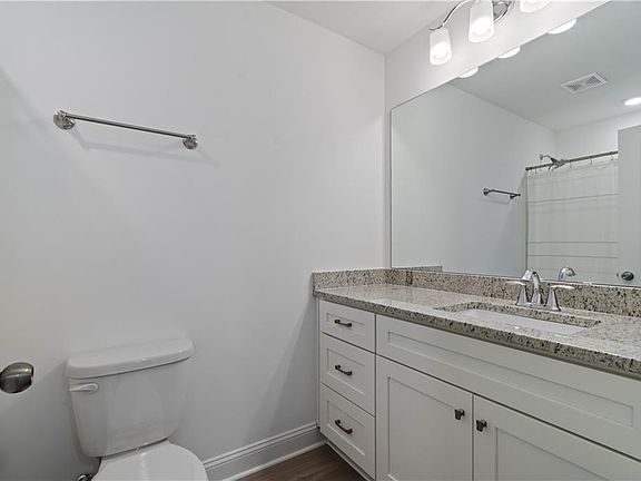 5th image of 305 Ridgewood Dr