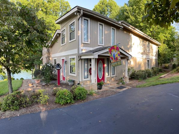 214 Anthony Ford Rd, Penhook, VA 24137