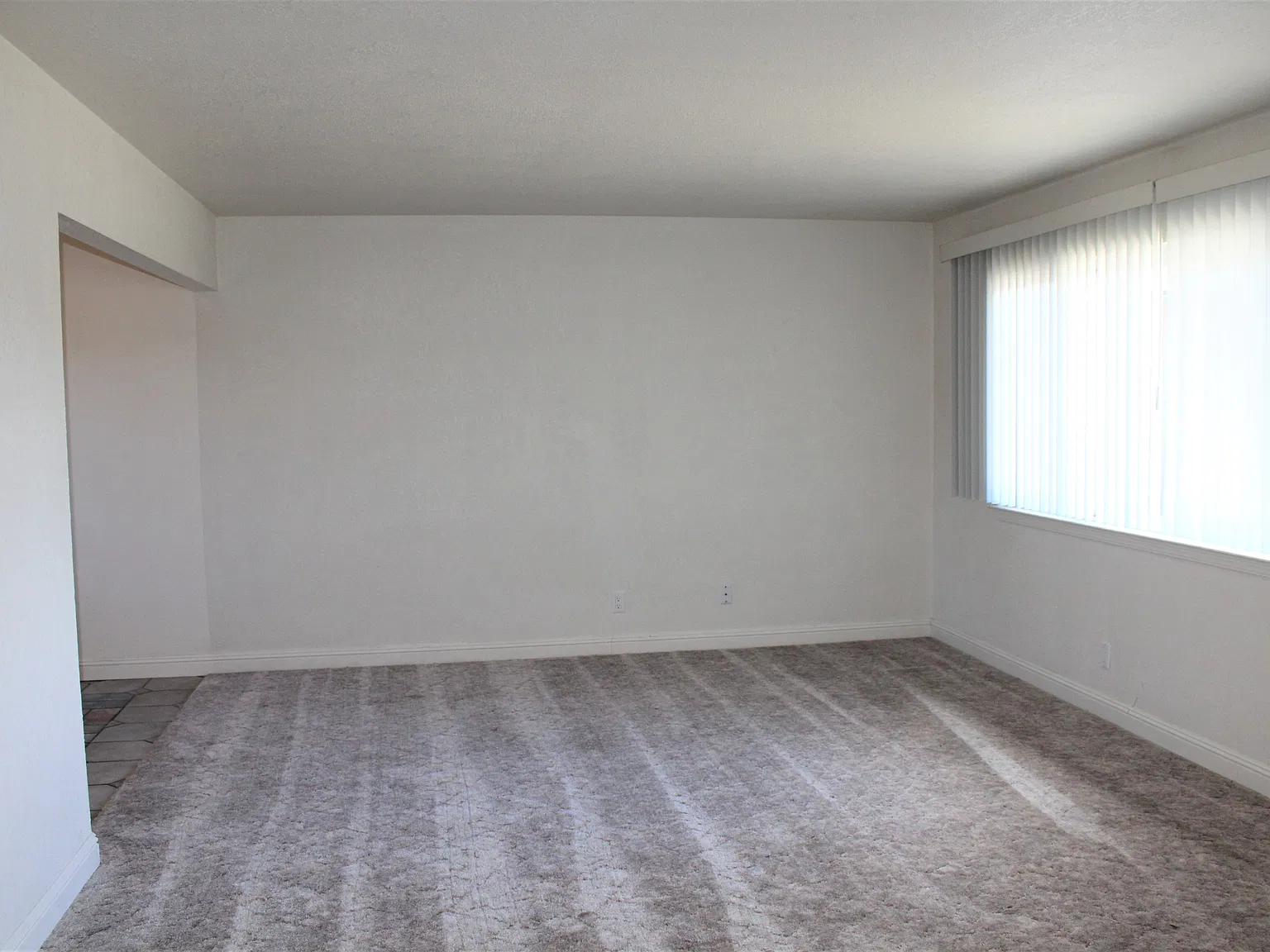 3 bed, 2.0 bath, 1090 sqft, $2,800 — Photo 4
