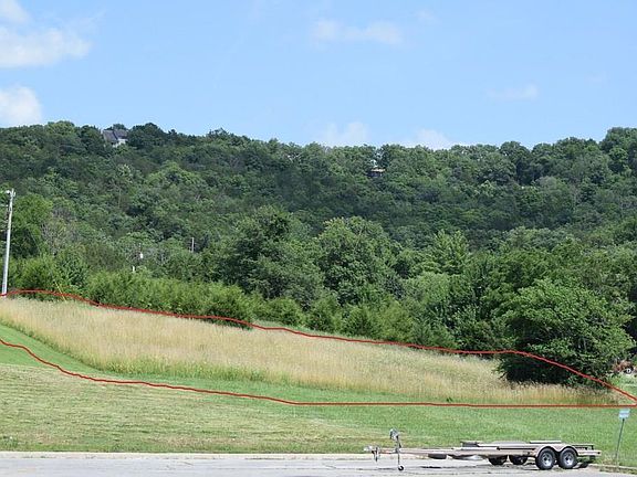 3rd image of Green Meadow Ln