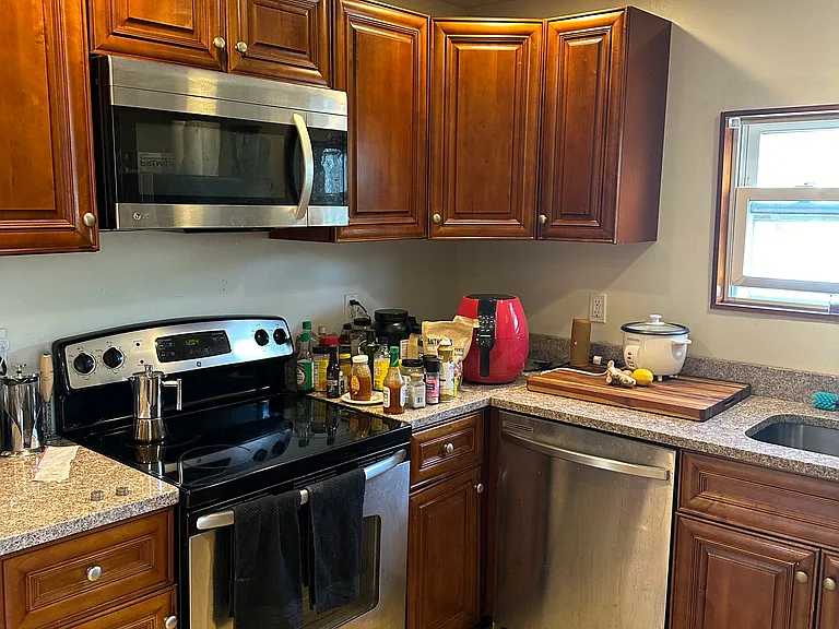 52 Vinton St #3 — Photo 9