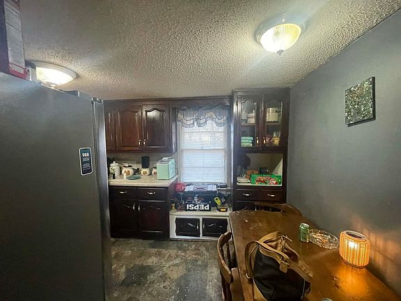 3rd image of 480 Harbin Rd