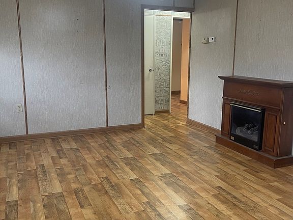 5th image of 187 Rogers Pkwy
