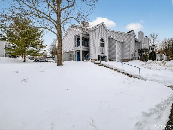 74 Crown Knoll Court APT 162, Groton, CT 06340