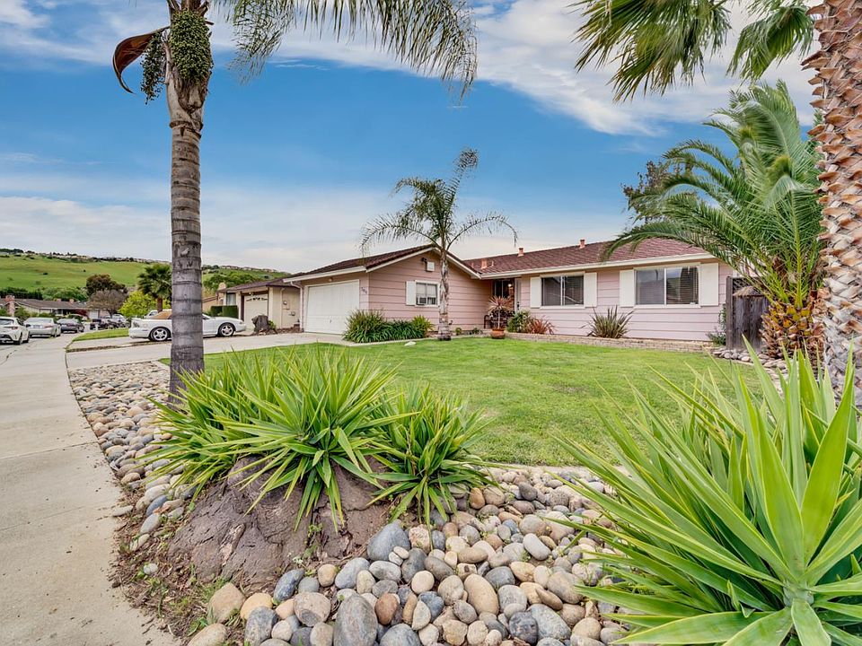 1st image of 3859 Glengarry Dr
