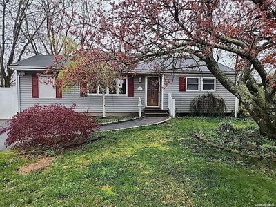 3111 Falcon Avenue, Medford, NY, 11763