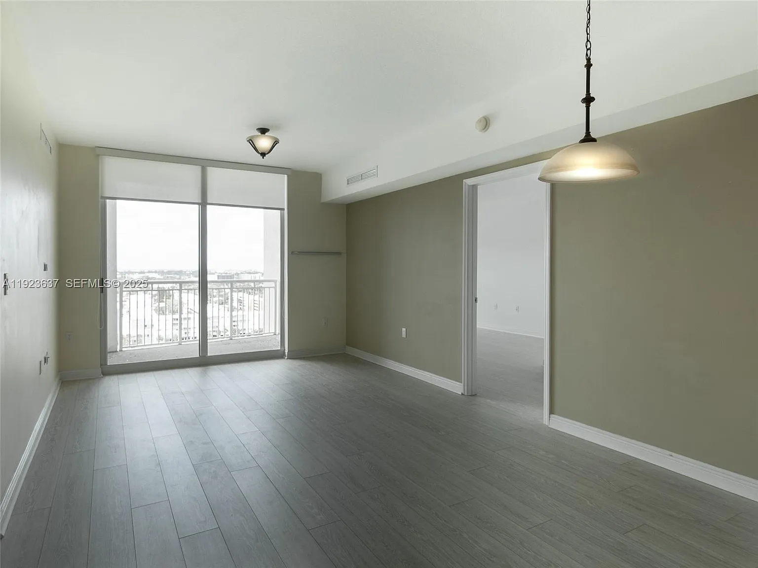 Duo Condo West — Photo 3