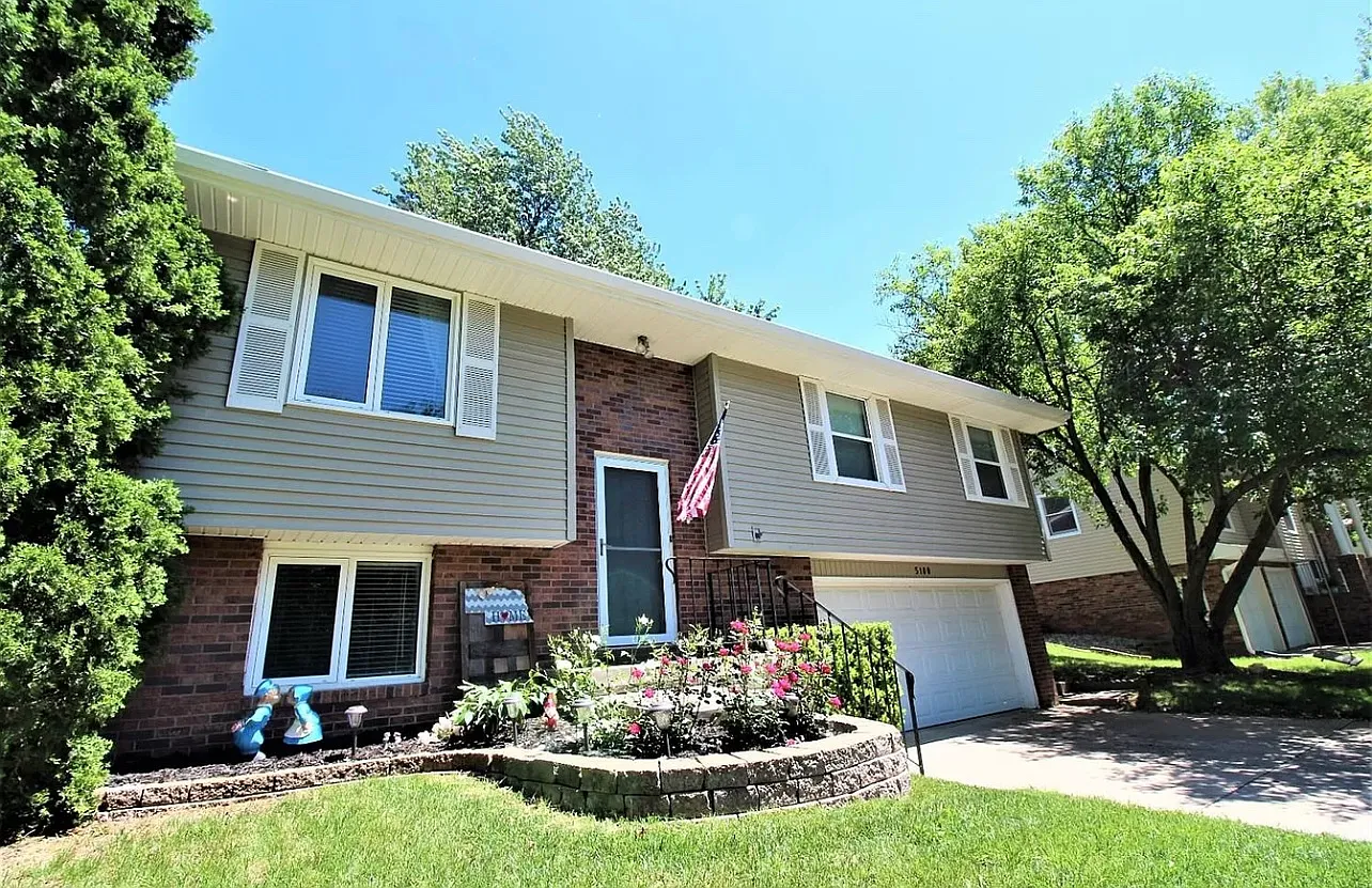 4 bed, 1086 sqft, $2,400 — Photo 2