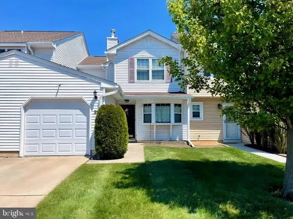20 Gloucester Ct, Bordentown, NJ 08505