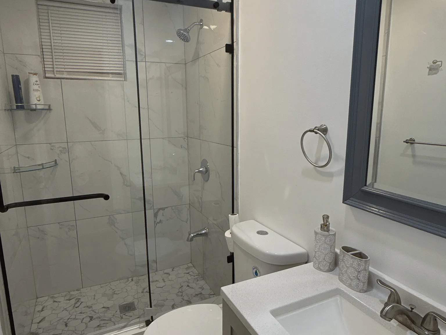 3 bed, 2060 sqft, $3,500 — Photo 2