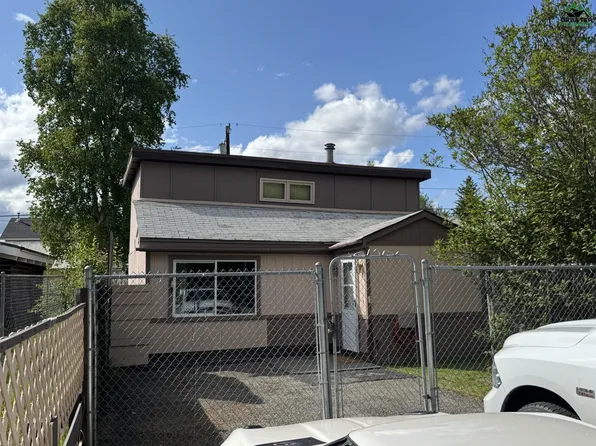 208 Maryleigh Ave, Fairbanks, AK 99701