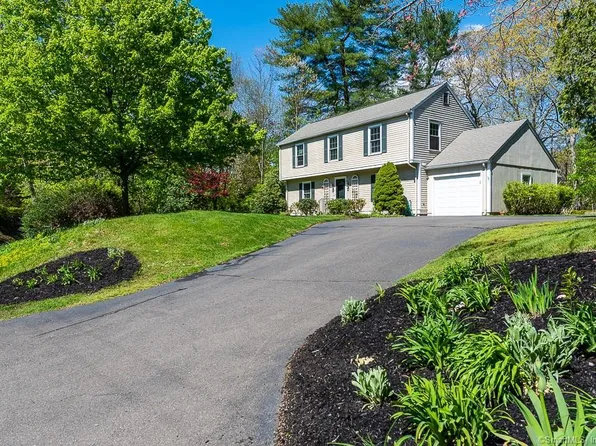 13 Dennison Road, Essex, CT 06426