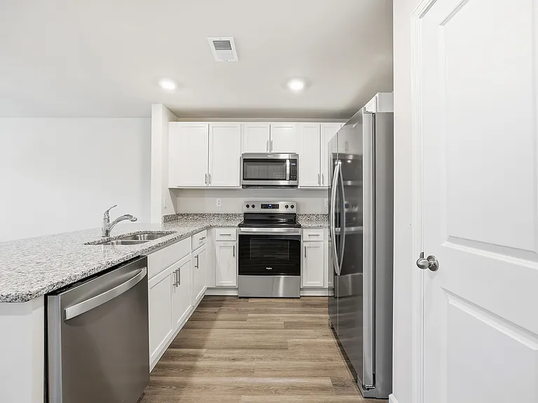 604 Golden Resin Rd — Photo 3