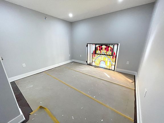 4th image of 302 Richmond St #25F
