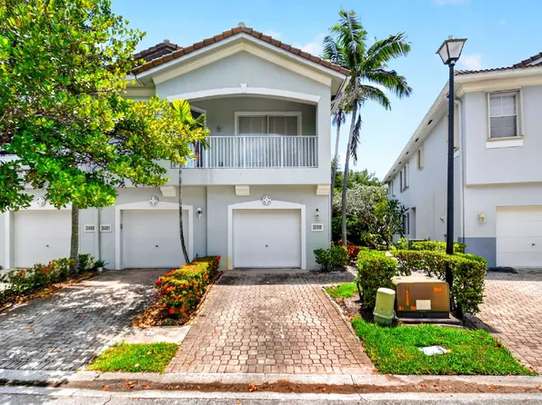3199 Laurel Ridge Cir, Riviera Beach, FL 33404