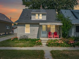 22317 Bon Heur St, Saint Clair Shores, MI 48081