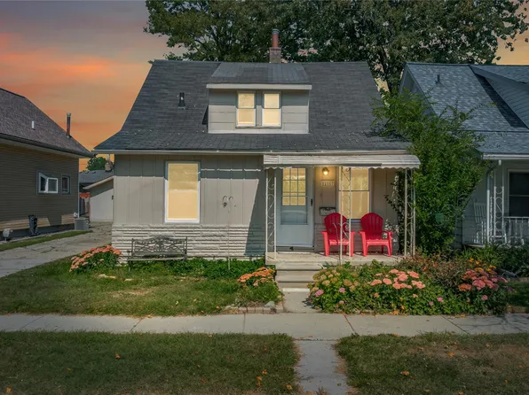 22317 Bon Heur St, Saint Clair Shores, MI 48081