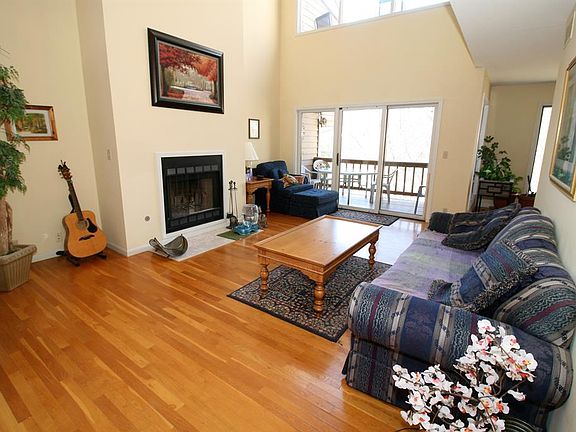 3rd image of 677 Totten Way