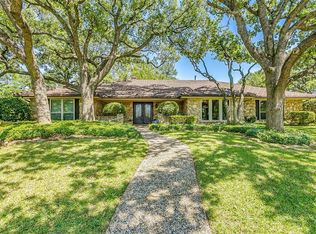 1901 Rockcliff Ct, Arlington, TX 76012