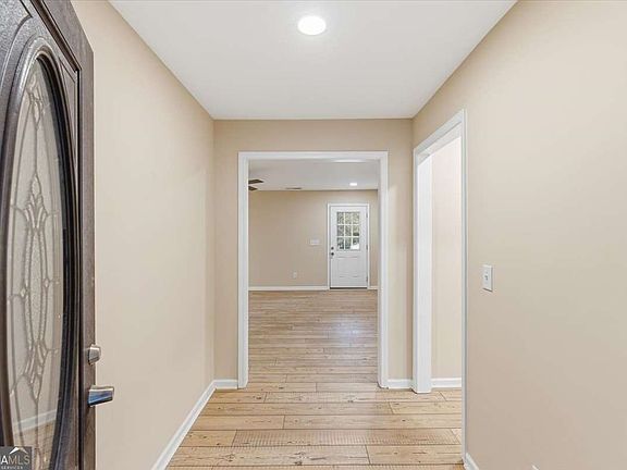 5th image of 279 Taff Rd