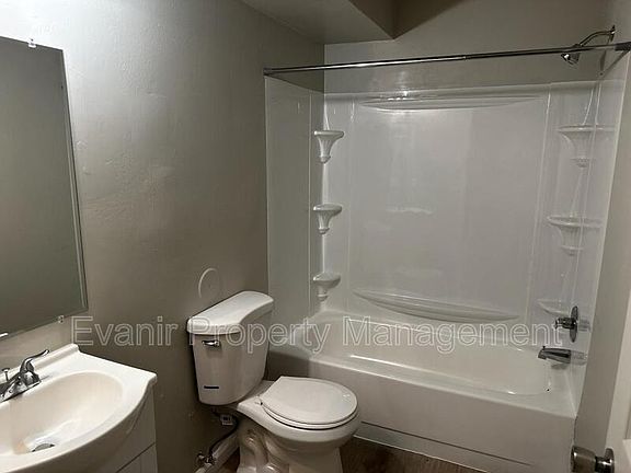 2nd image of 3043 Idylwilde Blvd APT 1-A