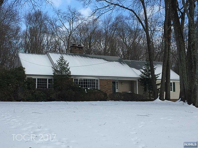 2nd image of 297 Indian Trail Dr