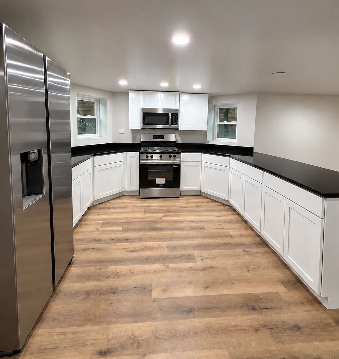 3 bed, 950 sqft, $2,650 — Photo 1