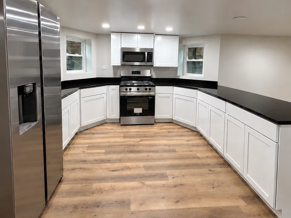 3707 N Christiana Ave #BASEMENT
