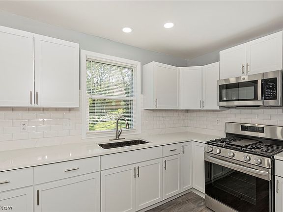 4th image of 1259 Hereford Rd