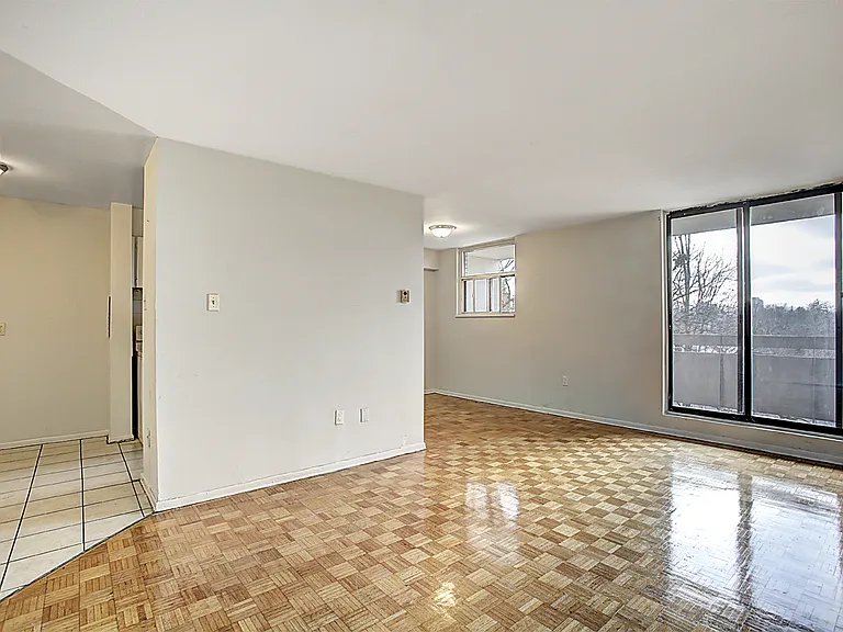 186 Church St E — Photo 12