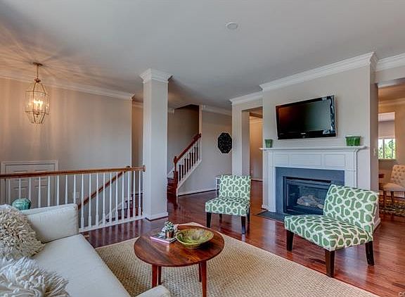 3rd image of 1704 Parkwood Ave #1704