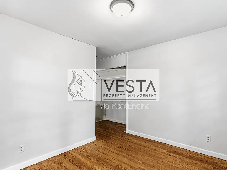 12 La Salle Ln — Photo 11