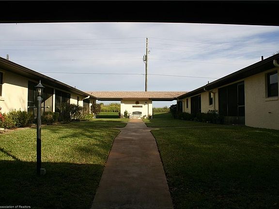 4th image of 16 Charlton Dr