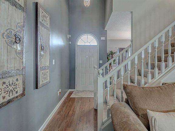 3rd image of 9264 N Fairmont Cir