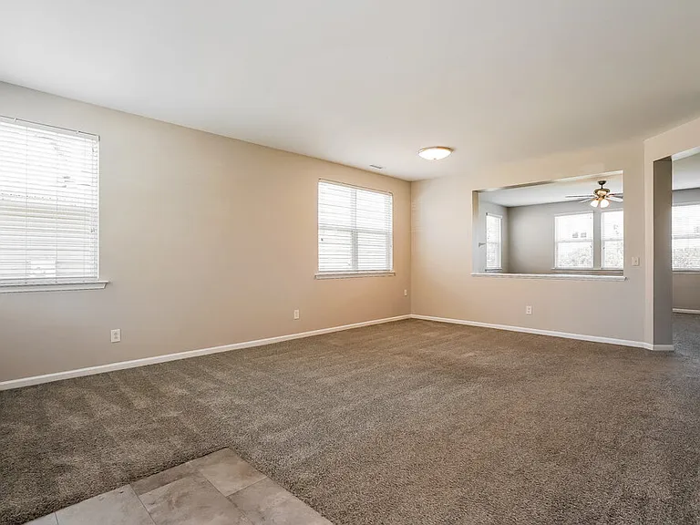 304 Edgecroft Way — Photo 8