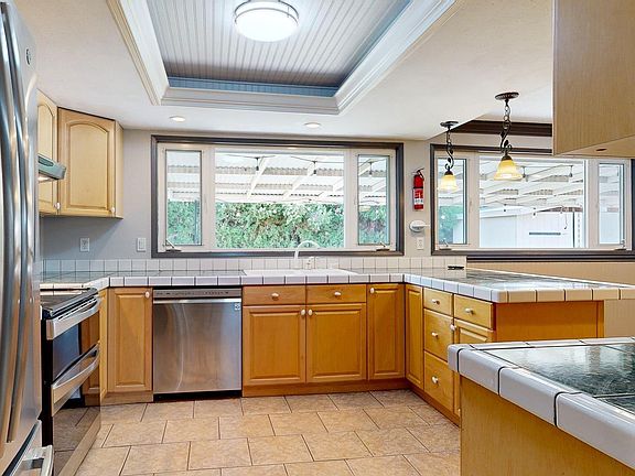 5th image of 2601 W Deschutes Ave