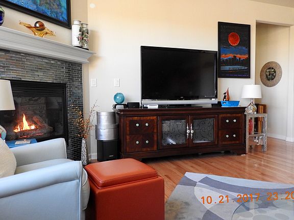 Fireplace and entertainment 